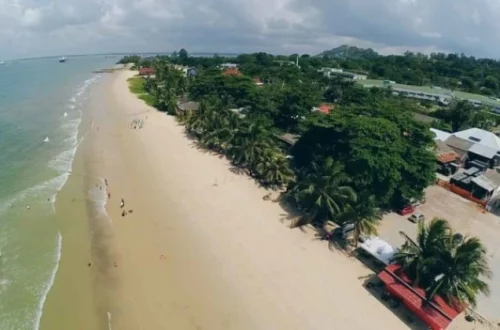 Rekomendasi 3 Tempat Wisata Keluarga di Balikpapan - Pantai Manggar